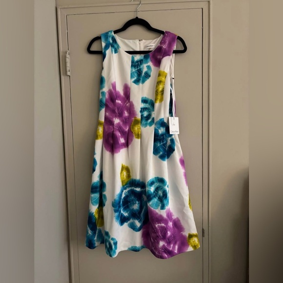 Calvin Klein Dresses & Skirts - Calvin Klein Sleeveless watercolor floral print cocktail dress size 10
